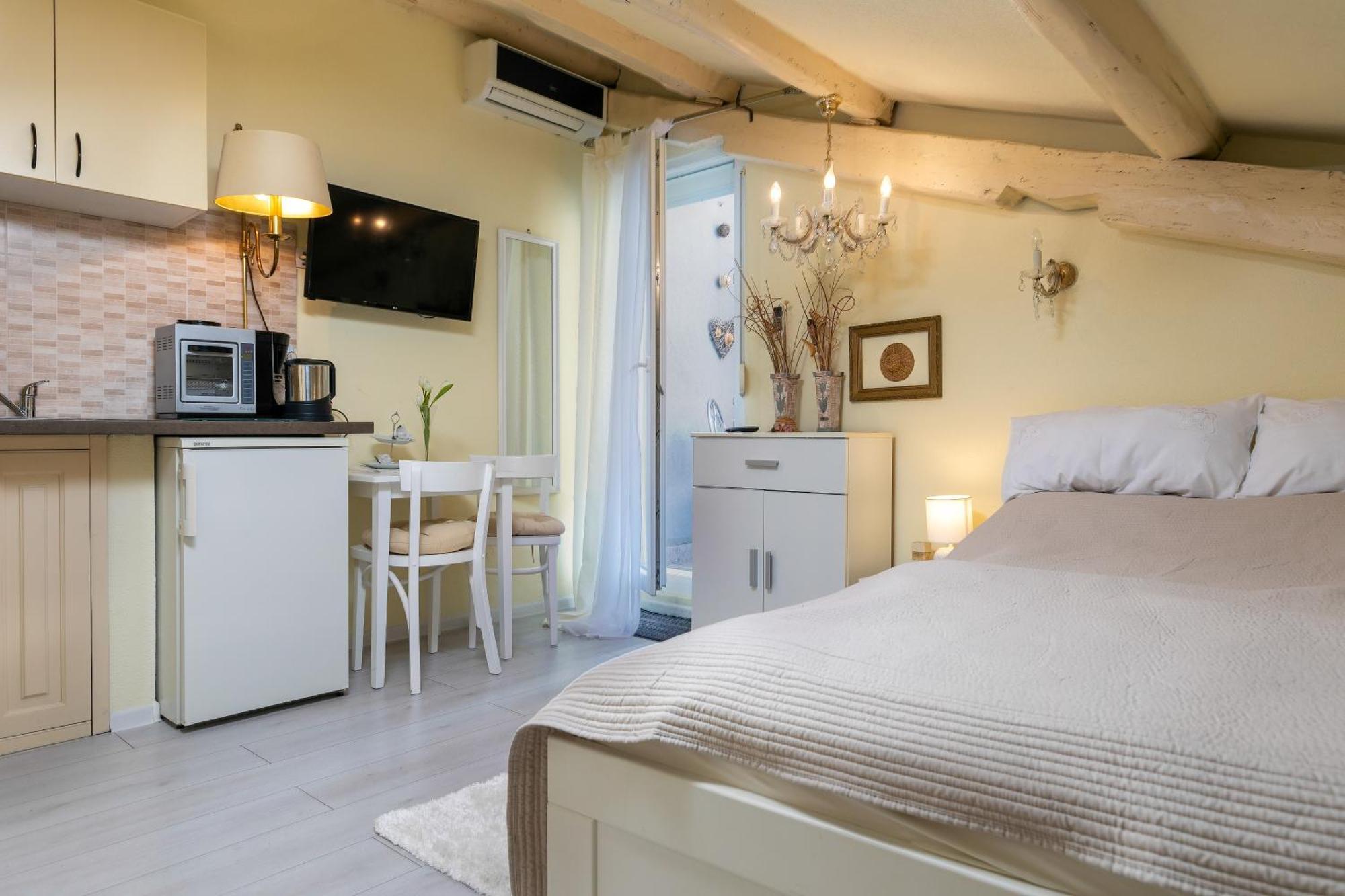 Duplex Apartment Camelia In Charming Old Town Rovinj Eksteriør billede
