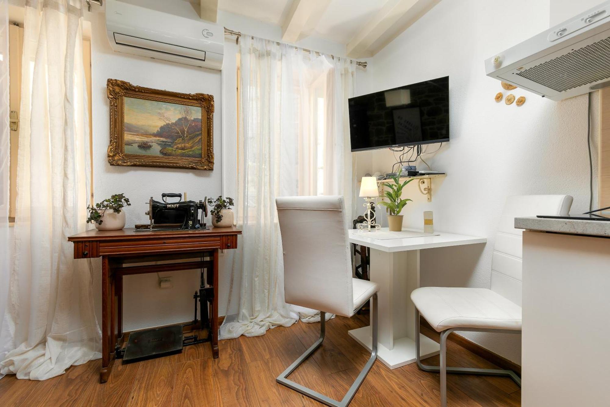 Duplex Apartment Camelia In Charming Old Town Rovinj Eksteriør billede