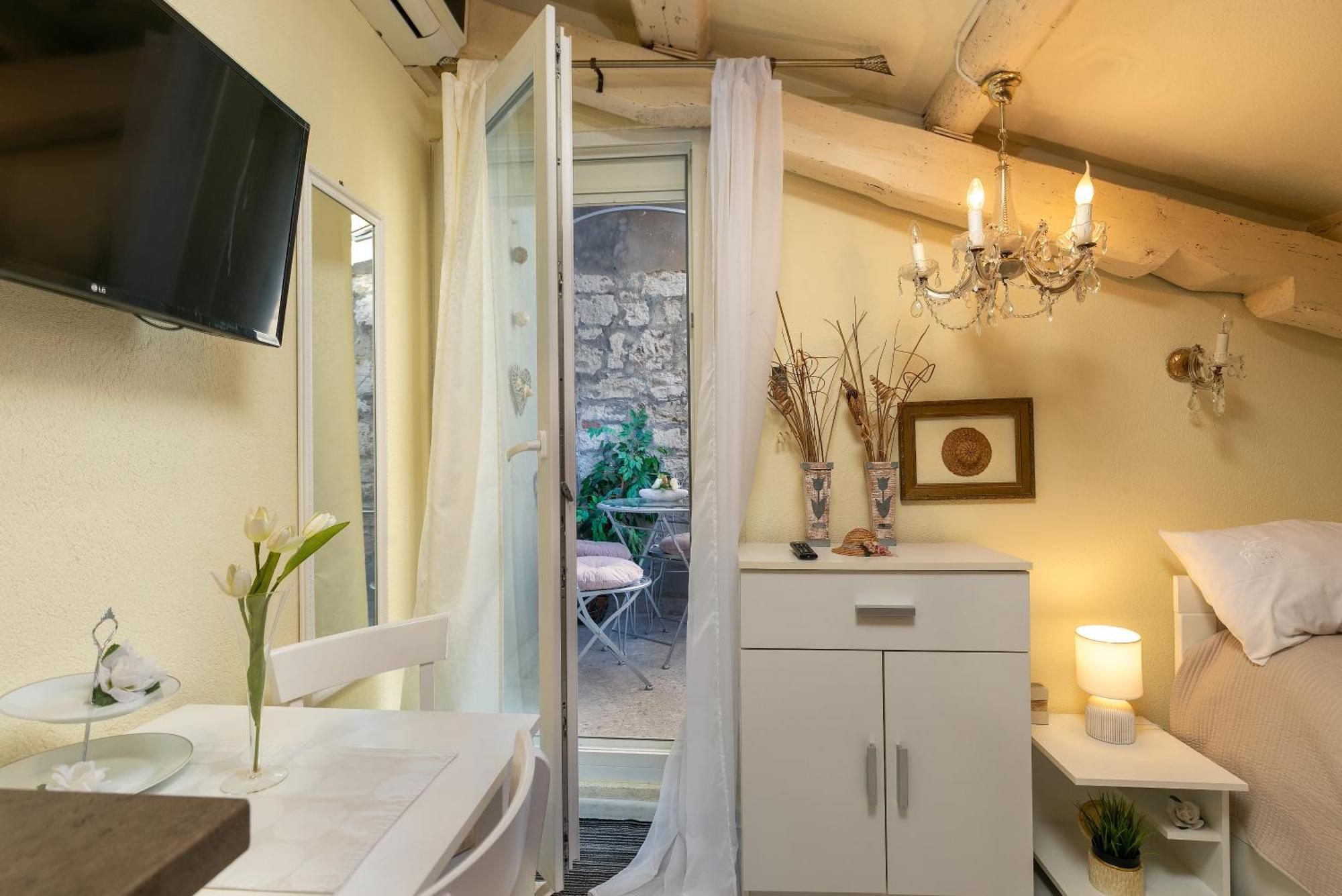 Duplex Apartment Camelia In Charming Old Town Rovinj Eksteriør billede
